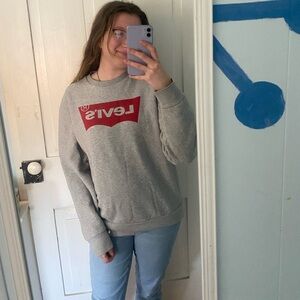 Levi’s gray crewneck